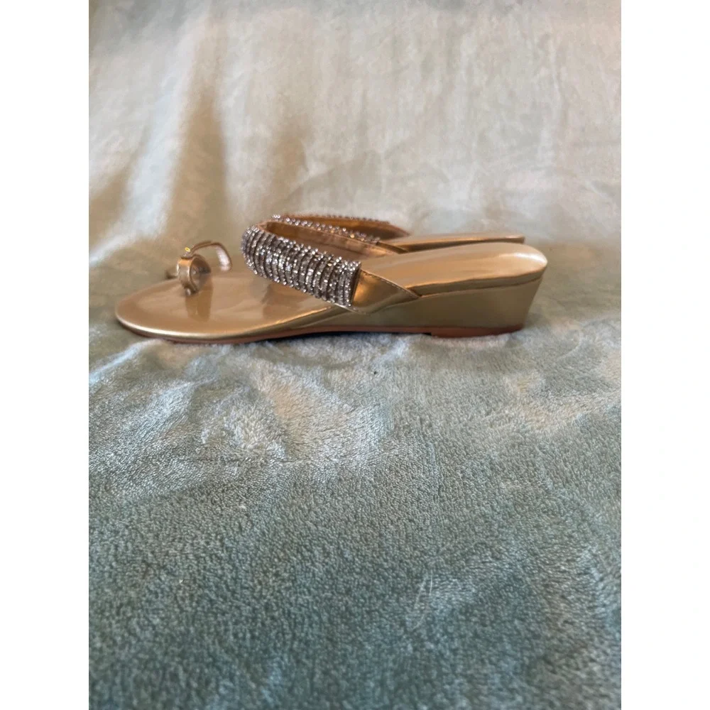 N/A elegant gold